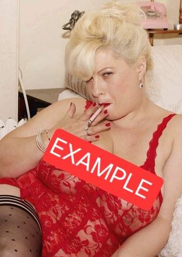 Nudi busty sexy fumo donna - busty,